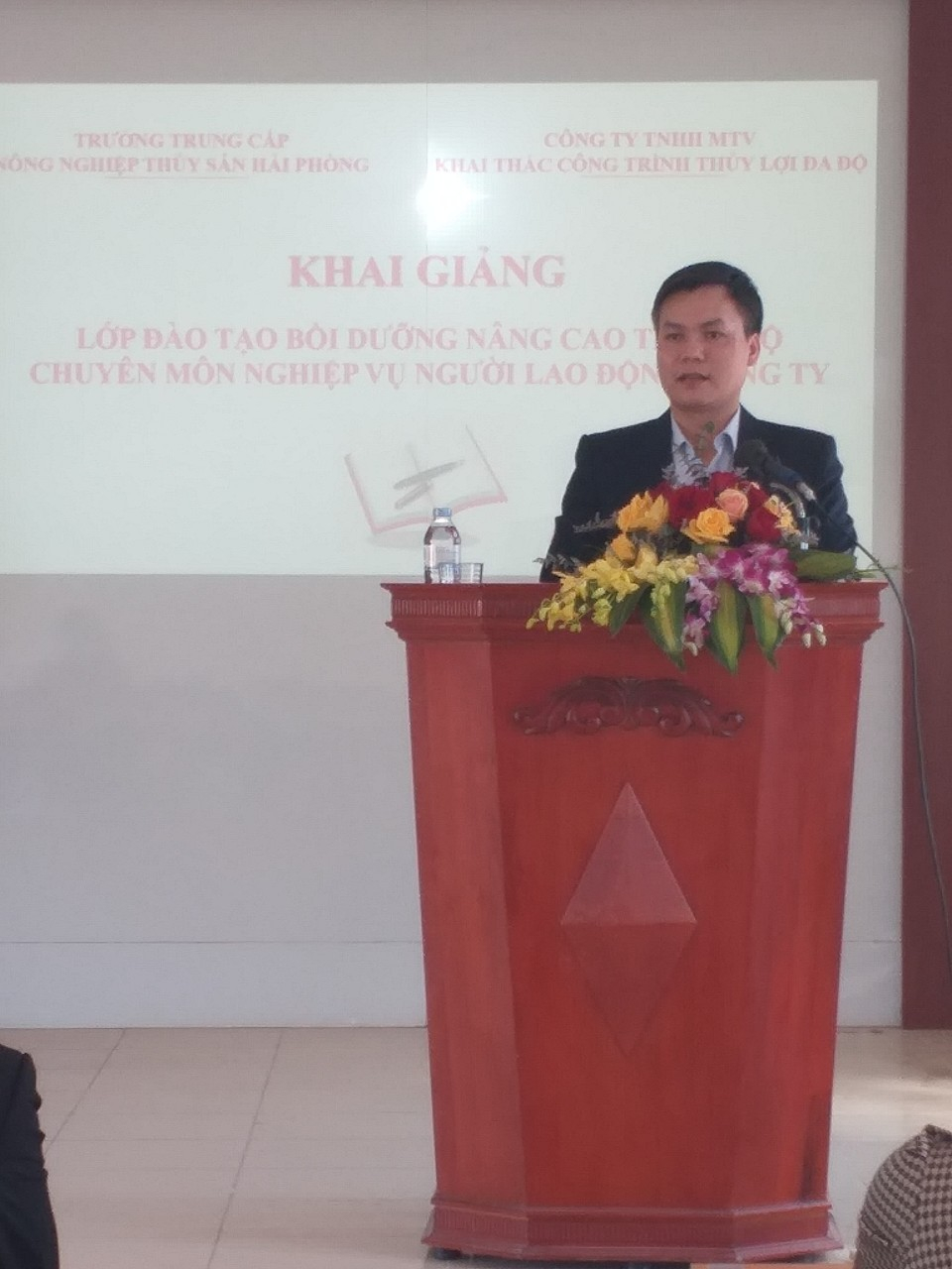 BỒI DƯỠNG NÂNG CAO TRÌNH ĐỘ CHUYÊN MÔN NGHIỆP VỤ NGƯỜI LAO ĐỘNG.